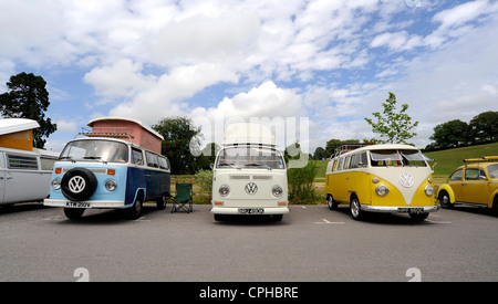 VW Wohnmobile auf eine Oldtimer Rallye Stockfoto