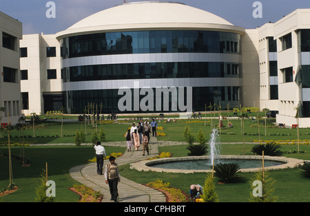Indien, Bangalore, Campus der Infosys in Electronics City, Infosys ist ein Haupt-Software-Entwickler und bietet e-Lösung, Callcenter und BPO Stockfoto