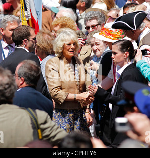 Camilla, Herzogin von Cornwall, grüßt Menschen in Saint John, Kanada, am 21. Mai 2012. Stockfoto