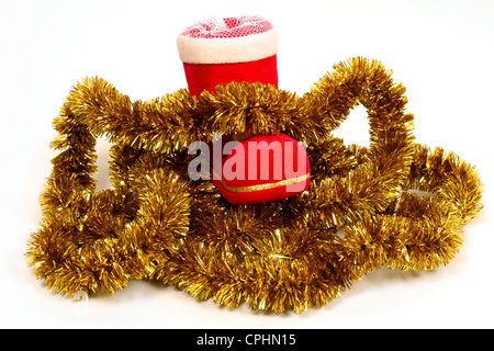 Santas Boot und goldenen Lametta auf weißem Hintergrund Stockfoto