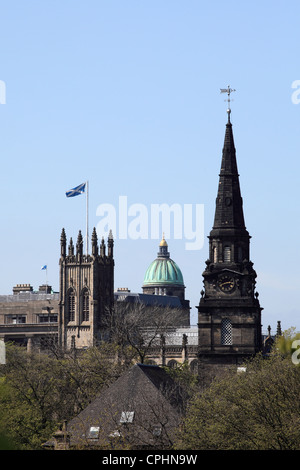 Der St. Cuthberts, Turm von St. John's, und Kuppel von West Registrieren House, Edinburgh Schottland Großbritannien Stockfoto