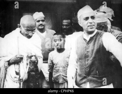 Mahatma Gandhi und Jawaharlal Nehru, 1942 (s/w Foto) Stockfoto