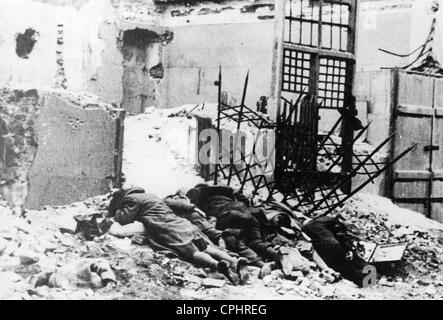 Leichen während der Aufstand im Warschauer Ghetto, 1943 (s/w Foto) Stockfoto