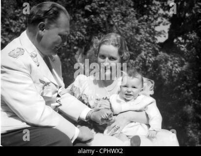 Hermann Goering mit Frau Emmy und seiner Tochter Edda. 1939 Stockfoto
