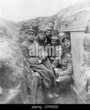 Deutsche Soldaten in Schützengräben an der Westfront, 1915 Stockfoto