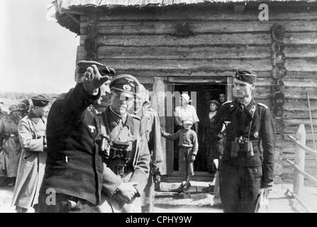 Heinz Guderian mit Offiziere an der Ostfront, 1941 Stockfoto