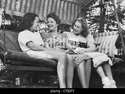 Ada Tschechowa, Olga Chekhova und eine Nichte, 1939 Stockfoto