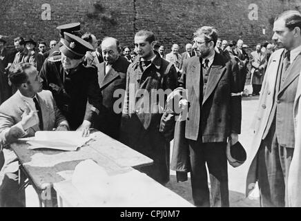 Registrierung der serbischen Juden in Belgrad, 19. April 1941 (s/w Foto) Stockfoto