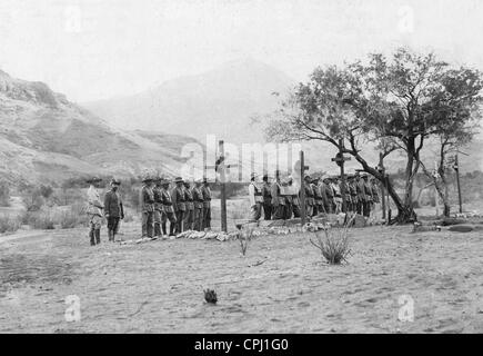 Beerdigung von deutschen Soldaten während des Aufstands der Herero in Deutsch-Südwestafrika Stockfoto