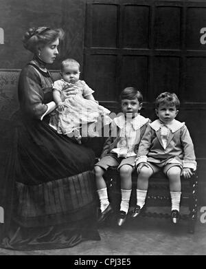 Crown Princess Margaret und ihre Kinder, 1910 Stockfoto