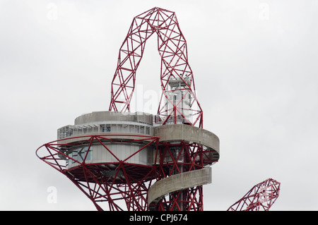 LONDON, UK - 14. Mai 2012: Der ArcelorMittal Orbit im London 2012 Olympic Park. Stockfoto