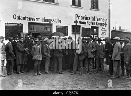 Flüchtlinge bilden die östlichen deutschen Gebieten nach dem Referendum, 1920 Stockfoto