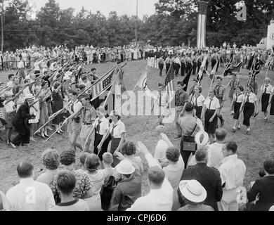 Parade der Jugendgruppe des German-American Bund auf Long Island, 1937 Stockfoto