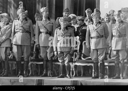 Viktor Emanuel III. nimmt den Salute, 1939 Stockfoto