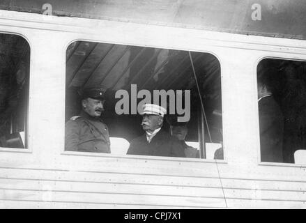 Ferdinand Graf Zeppelin mit König Friedrich August III von Sachsen, 1913 Stockfoto