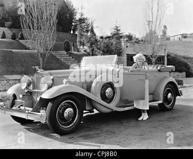 Jean Harlow mit einem Packard, 1932/33 Stockfoto