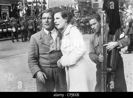 Leni Riefenstahl und Sepp Allgeier während der Dreharbeiten von Triumph des Willens, 1934 Stockfoto