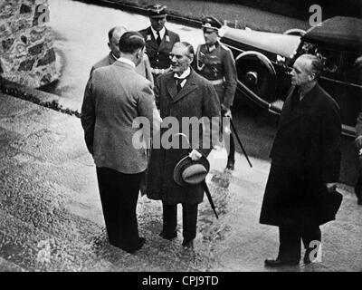 Adolf Hitler begrüßt Neville Chamberlain 1938 Stockfoto