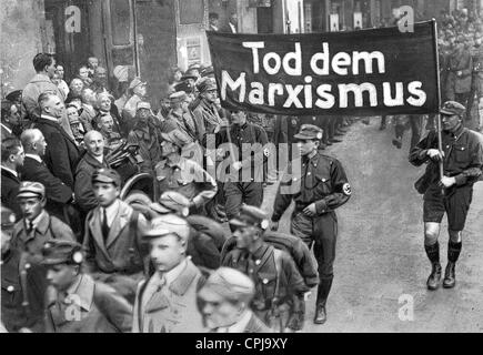 Julius Streicher und Adolf Hitler bei der Nürnberg-Rallye in Weimar, 1926 Stockfoto