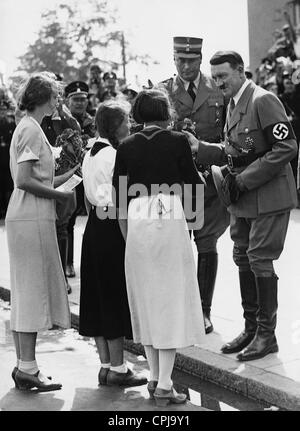 Adolf Hitler und Wilhelm Bruckner in Hamburg, 1934 Stockfoto