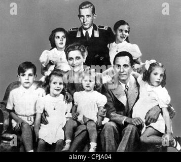 Reich-Minister Dr. Josef Goebbels mit seiner Familie, 1942 Stockfoto