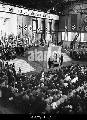 Adolf Hitler vor Arbeitern in Graz, 1938 Stockfoto