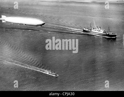 Luftschiff LZ 127 "Graf Zeppelin" über dem Atlantik, 1929 Stockfoto