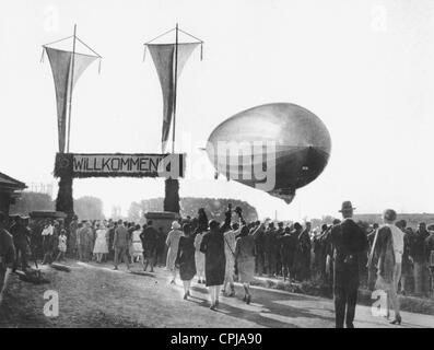 LZ 127 "Graf Zeppelin" landet nach dem Ende der World Tour in Friedrichshafen, 1929 Stockfoto