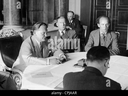 Hermann Göring und Roland Freisler in einer Pressekonferenz, 1933 Stockfoto