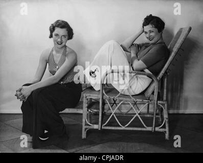 Olga Chekhova und ihre Tochter, 1935 Stockfoto