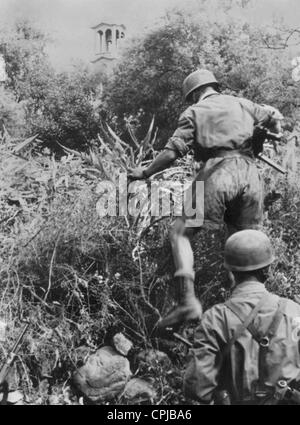 Deutsche Fallschirmjäger auf Kreta 1941 Stockfoto