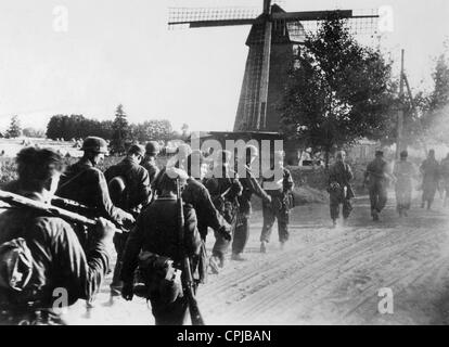 Deutsche Fallschirmjäger in Litauen, 1944 Stockfoto