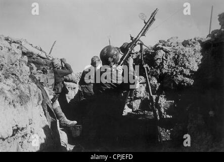 Soldaten der Waffen-SS während der Anti-Aircraft Verteidigung, 1942 Stockfoto