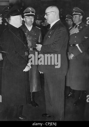 Adrian Mussert mit Franz Xaver Schwarz und Heinrich Himmler, 1942 Stockfoto