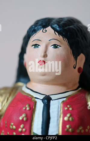 Junge Frau Skulptur von Fernando Botero. Stockfoto