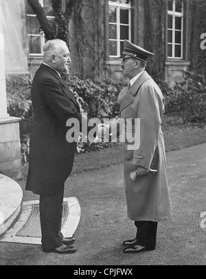 Konstantin von Neurath mit Adolf Hitler, 1938 Stockfoto