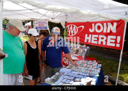 Florida Hernando County, Brooksville, Florida Blueberry Festival, Veranstaltung, Broad Street, AAA Club, American Automobile Association, Werbestand, informati Stockfoto