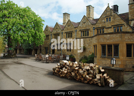 Innenhof der Lygon Arme, ein vier-Sterne-Hotel, in das Dorf Broadway, Cotswolds Stockfoto