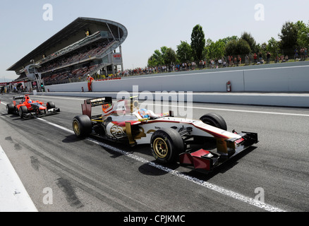 Narain Karthikeyan (IND) Im HRT F111 und Timo Glock (GER) Im Virgin MVR-02 während den Formel 1 Grand Prix von Spanien 2012 Stockfoto