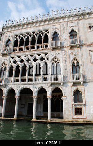 Berühmte Ca'd ' Oro-Palast-Fassade am Canal Grande, Venedig, Italien Stockfoto