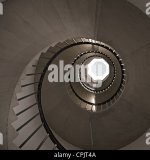 Wendeltreppe nach oben anzeigen Stockfoto