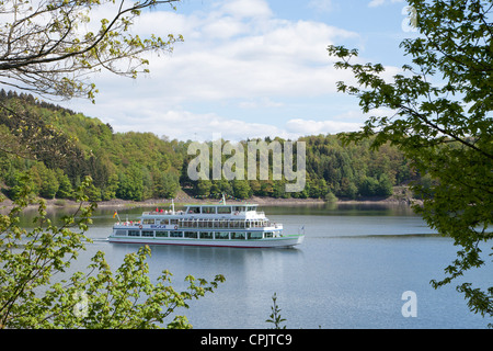 Ausflugsschiff auf See Bigge in der Nähe von conjunctions, Sauerland, Northrhine Westfalia, Deutschland Stockfoto