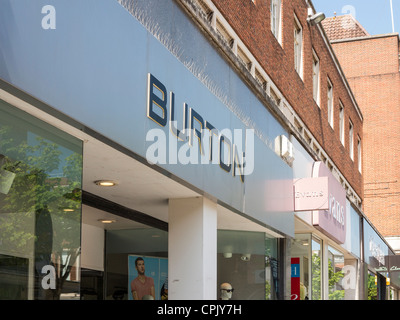 Burton Shop anmelden auf Exeter High Street, Exeter, Devon, England. Stockfoto