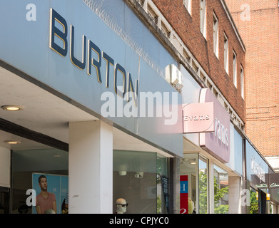 Burton Shop anmelden auf Exeter High Street, Exeter, Devon, England. Stockfoto