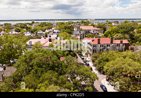 Blick auf die Skyline und historischen Meeting Street in Charleston, South Carolina. Stockfoto