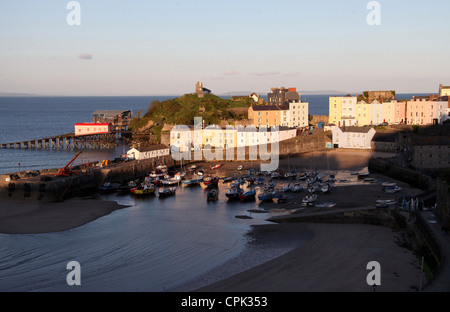 Tenby Hafen im Abendlicht Stockfoto