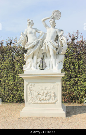 Statue im Park Belvedere in Wien Stockfoto