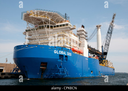 Globale 1200 modernste Schiff seiner Art in der Welt. Für den Einsatz im Bereich Öl & Gas für die Rohrverlegung Stockfoto