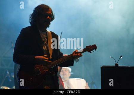 Emir Kusturica & The No Smoking Orchestra auf der Bühne, Kattowitz, Polen. Stockfoto