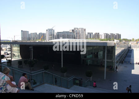 Bahnhof Stratford International ist eine Hauptstrecke Eisenbahn und Docklands Light Railway Station befindet sich in Stratford. Stockfoto